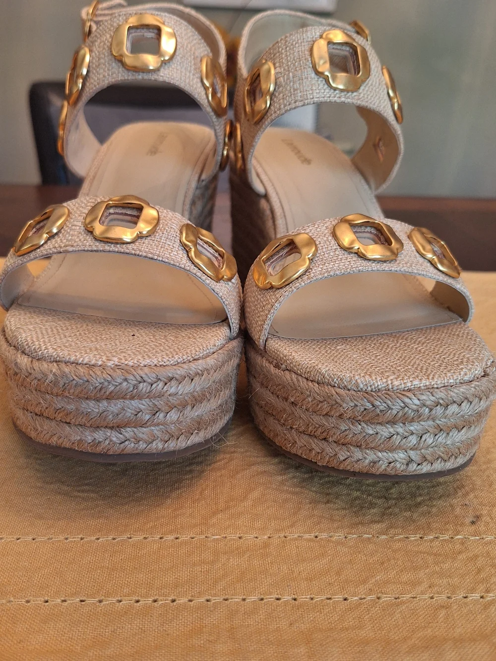 Larroude (Lux) Espadrille Sandals with Gold Accents Beige Wedge Sz 8